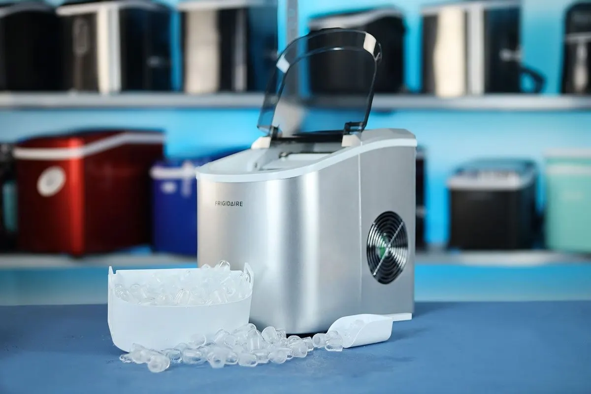 Frigidaire EFIC189 Countertop Ice Maker — small appliances reviewed by VanLifeKitchens